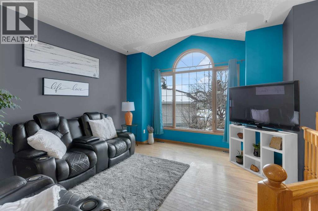 108 West Terrace Bay, Cochrane