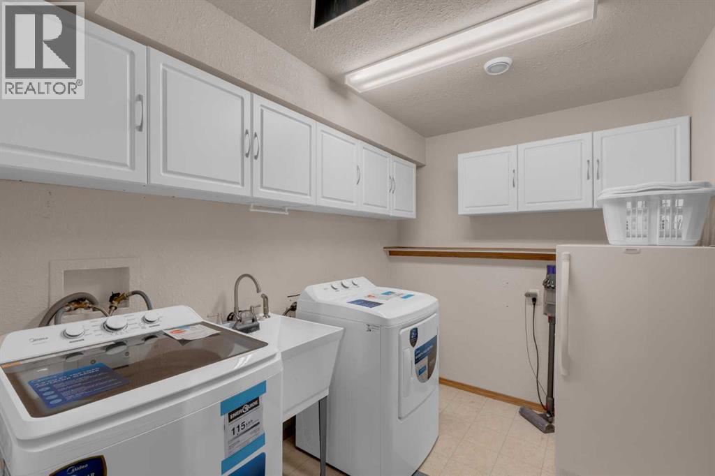 108 West Terrace Bay, Cochrane