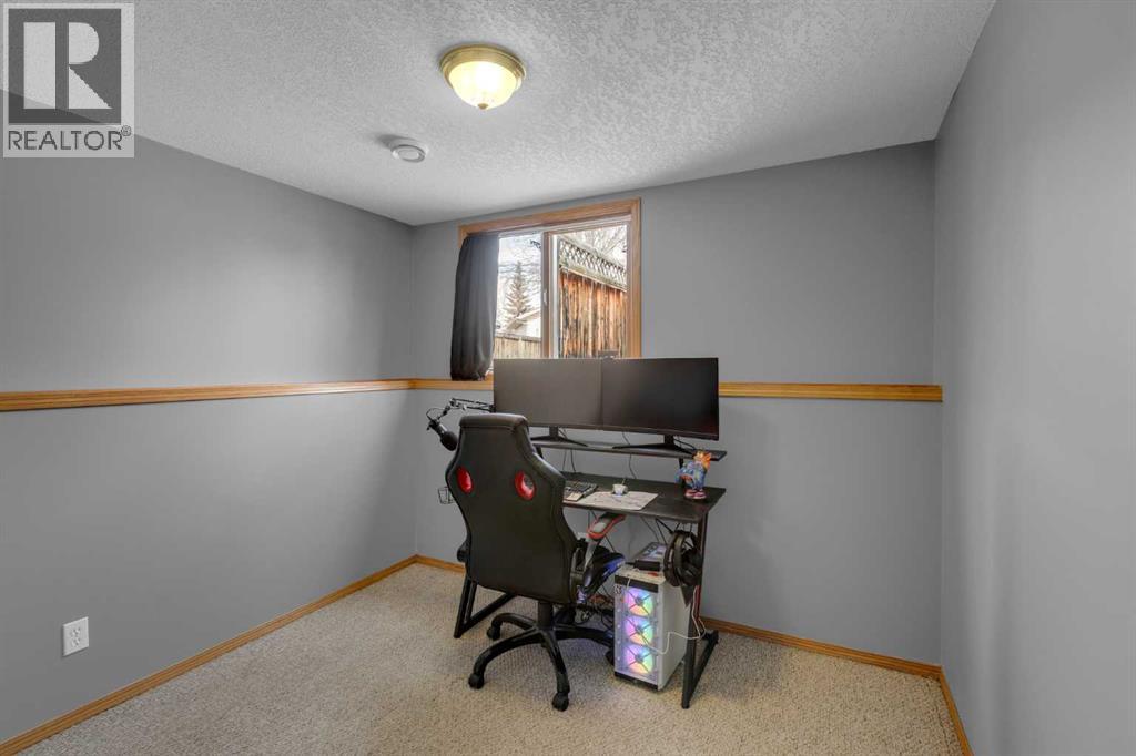 108 West Terrace Bay, Cochrane