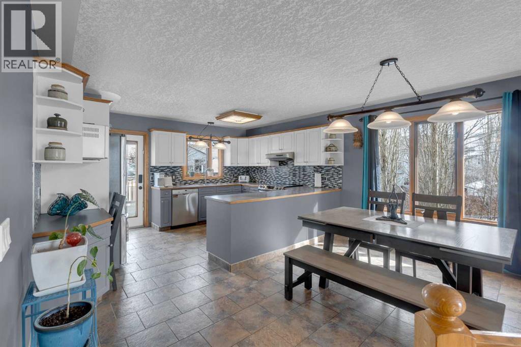 108 West Terrace Bay, Cochrane