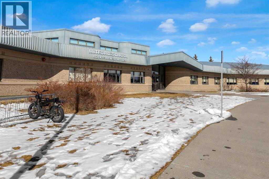 108 West Terrace Bay, Cochrane