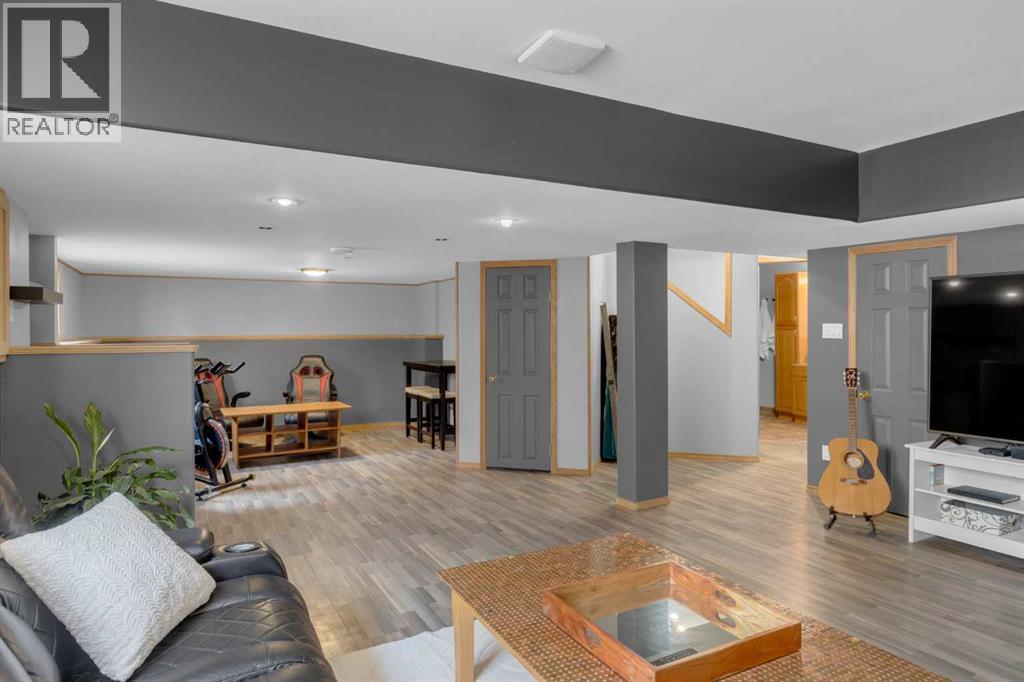 108 West Terrace Bay, Cochrane