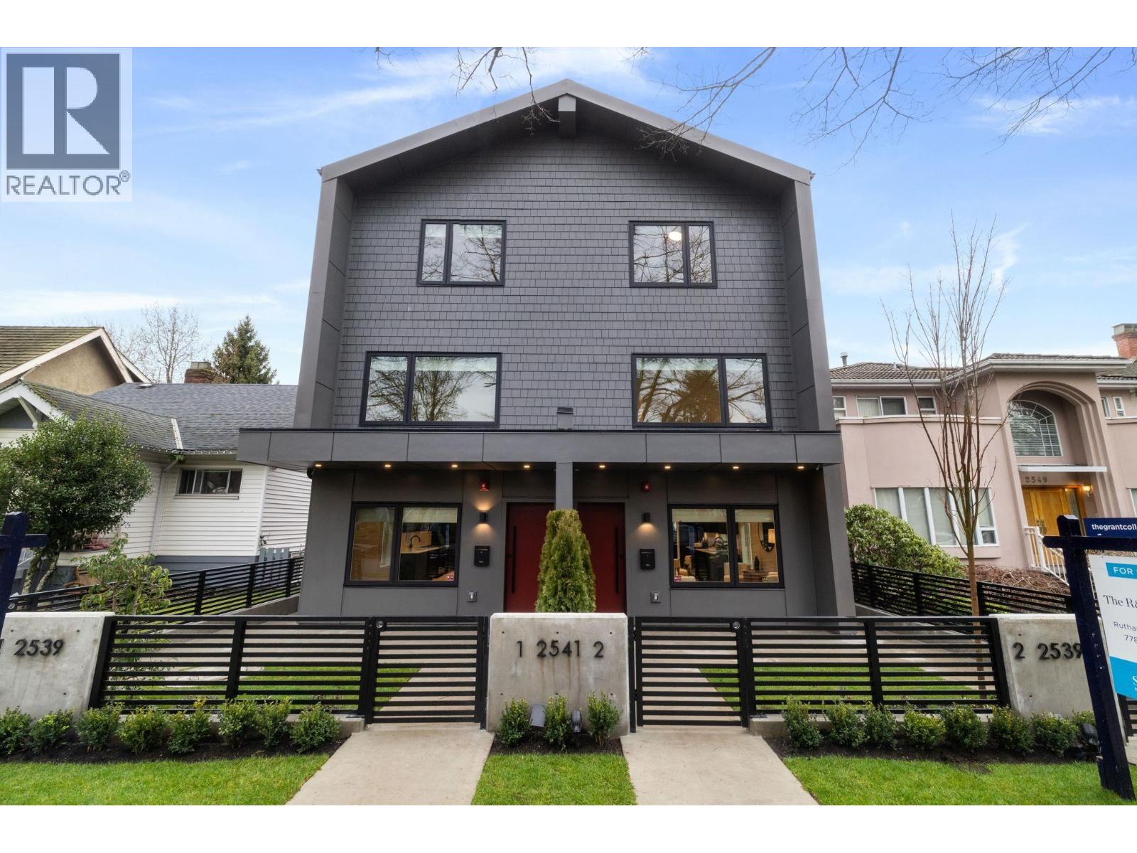 2 2541 GRANT Street - photo 2