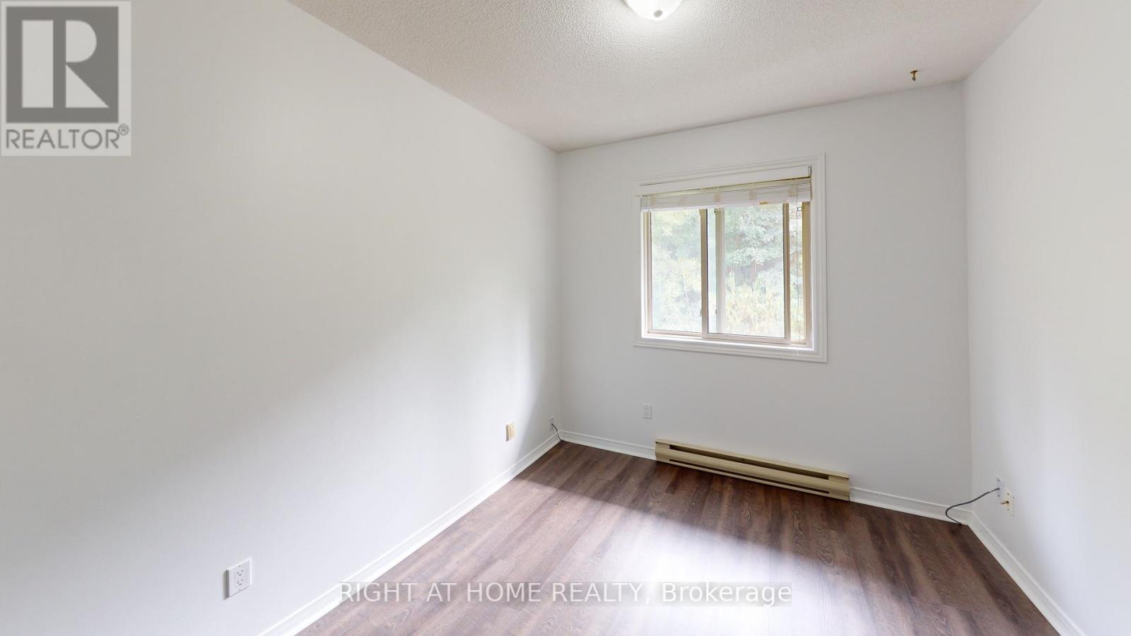 #304 25 MEADOW LANE - 6