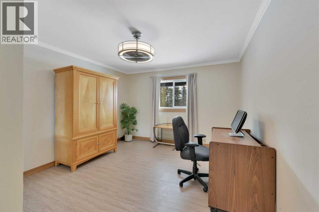 27137 Highway 42, Rural Red Deer County