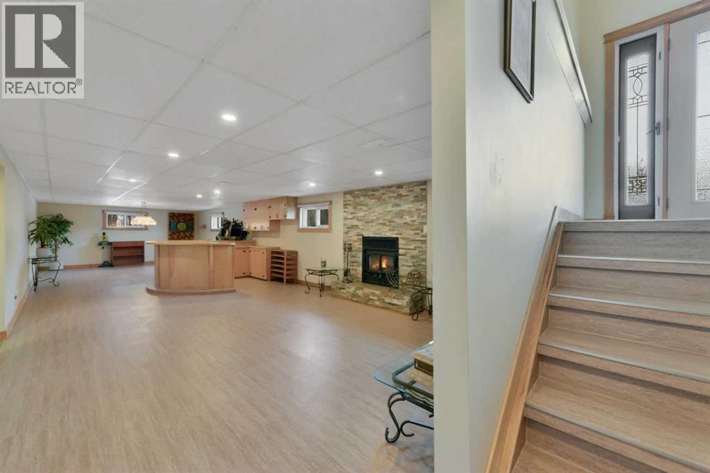 27137 Highway 42, Rural Red Deer County