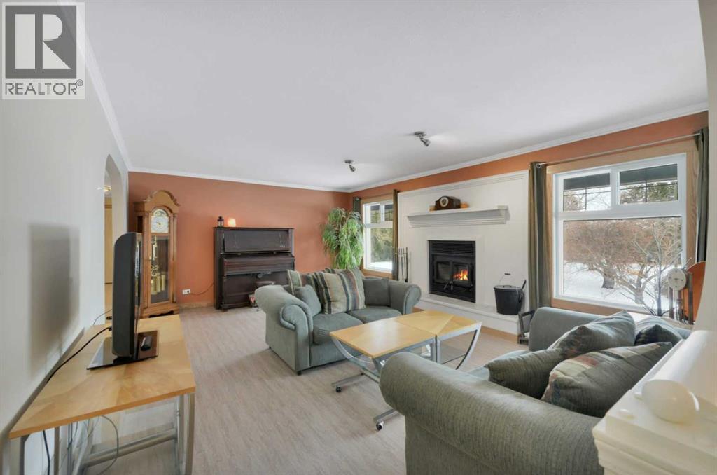 27137 Highway 42, Rural Red Deer County