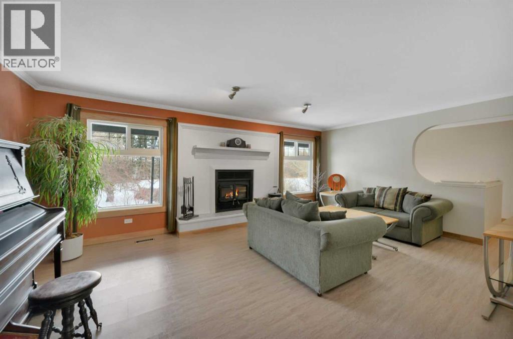 27137 Highway 42, Rural Red Deer County