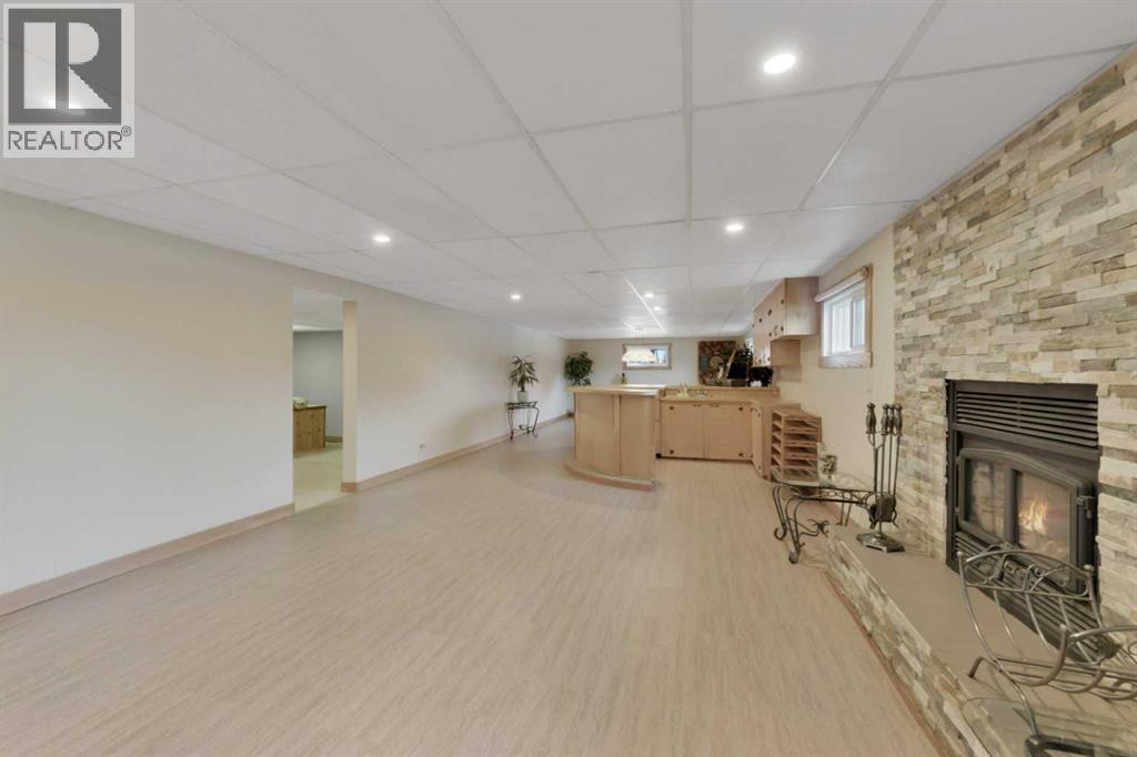 27137 Highway 42, Rural Red Deer County