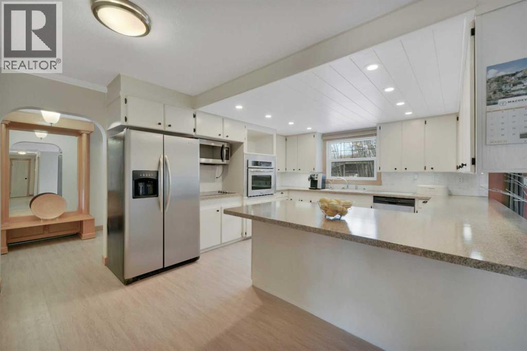 27137 Highway 42, Rural Red Deer County