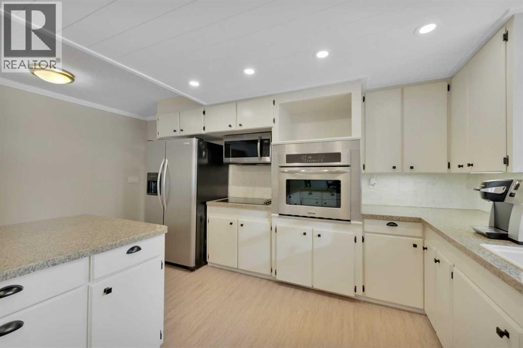 27137 Highway 42, Rural Red Deer County