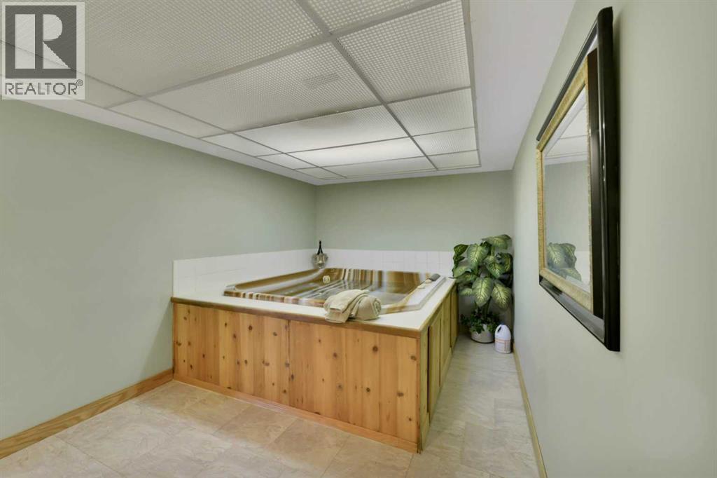 27137 Highway 42, Rural Red Deer County