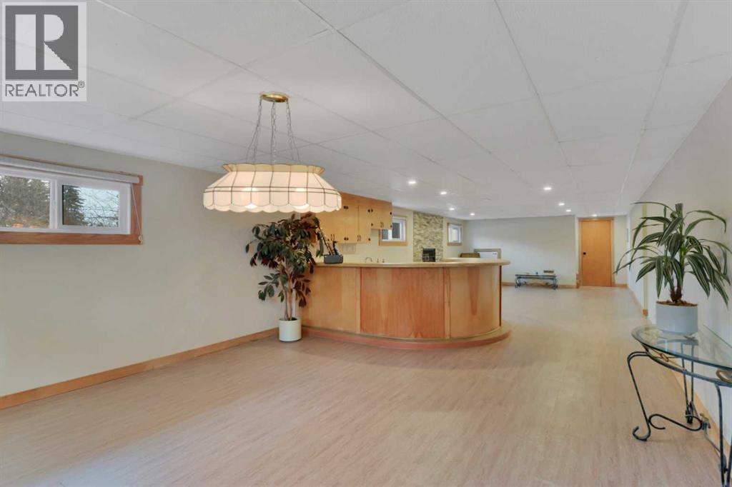 27137 Highway 42, Rural Red Deer County