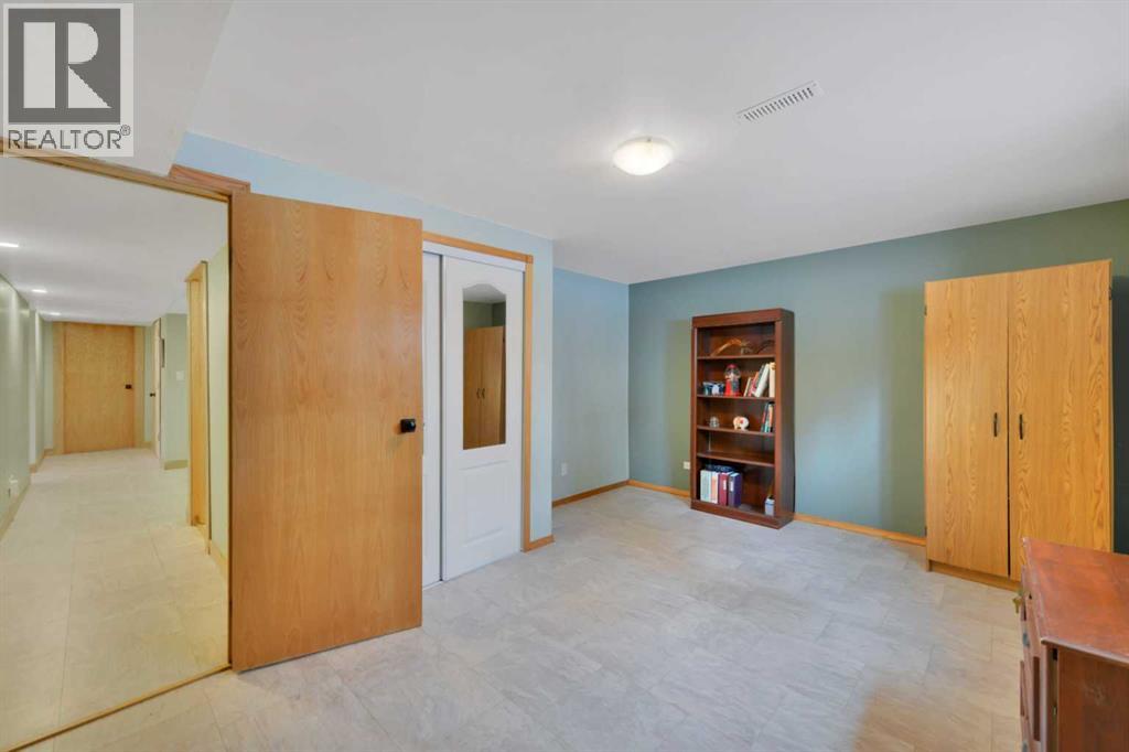 27137 Highway 42, Rural Red Deer County