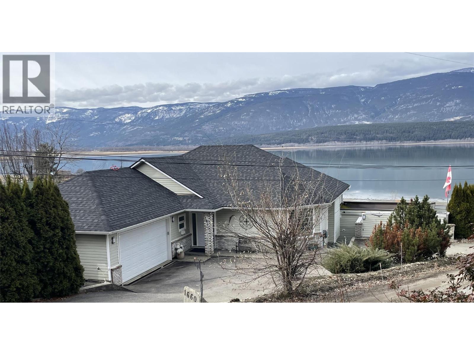  1660 28 Avenue Northeast, Salmon Arm