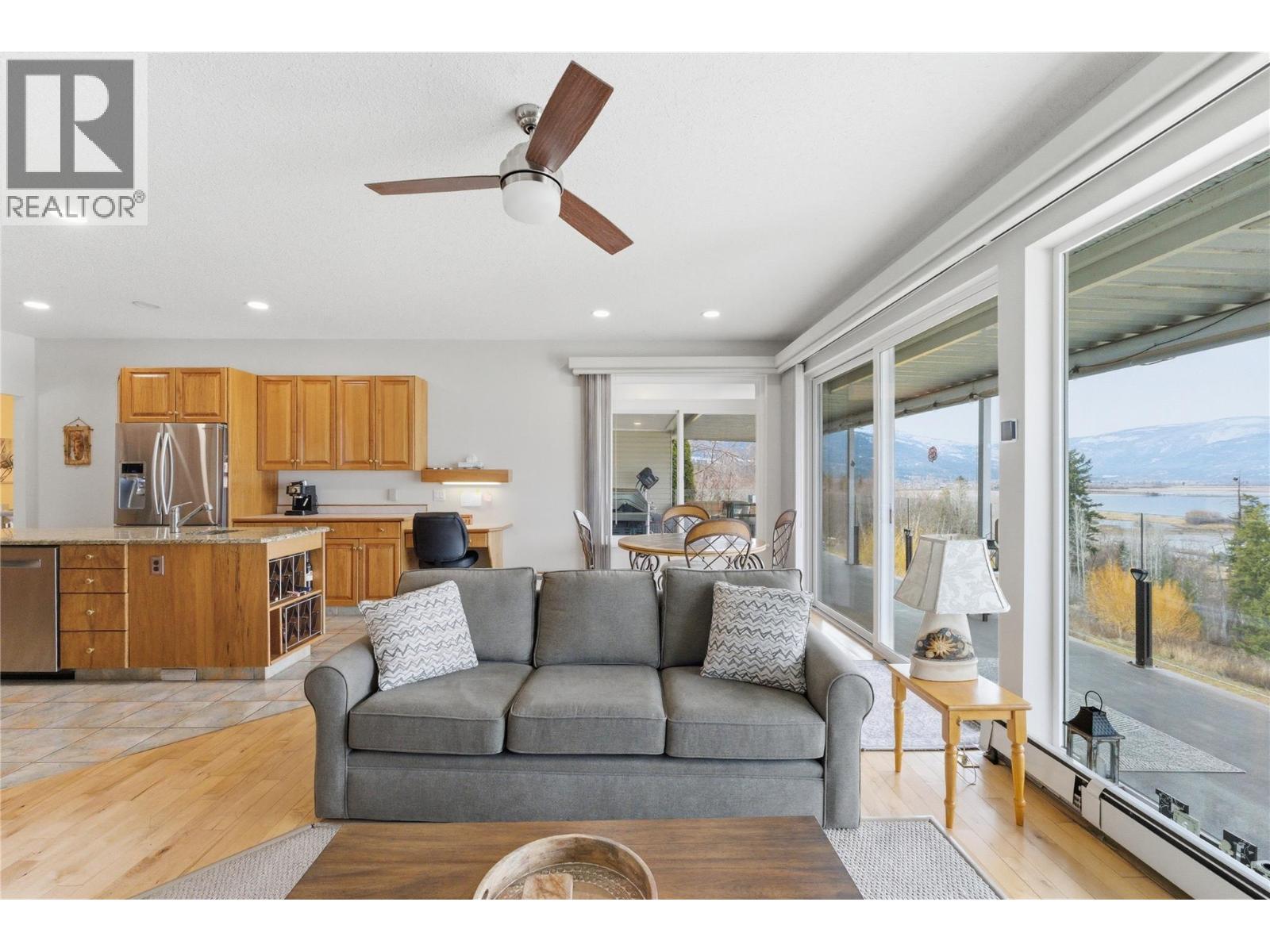  1660 28 Avenue Northeast, Salmon Arm