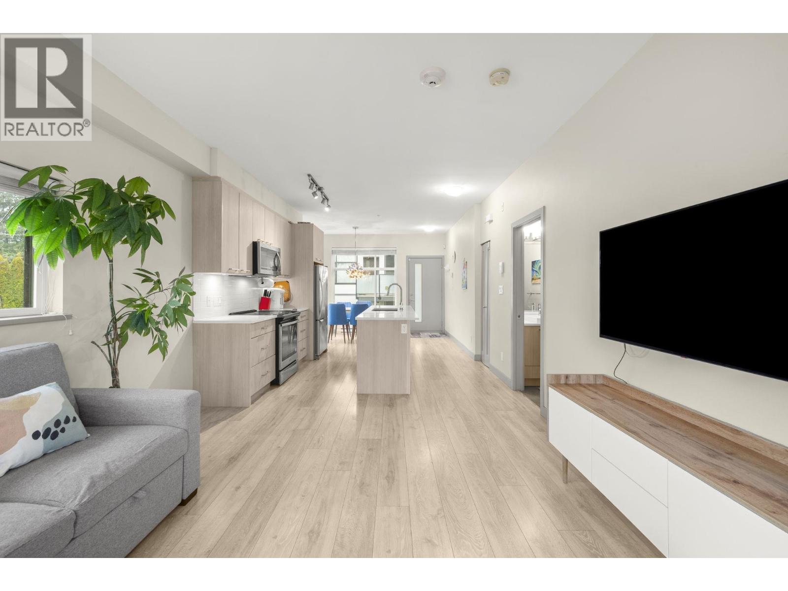 216 7001 ROYAL OAK AVENUE