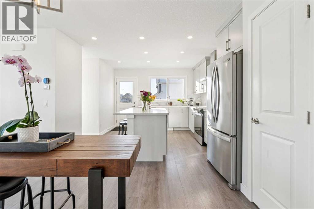 Single Family House 5 Level for Sale in  Lavender Manor SE Rangeview Calgary 