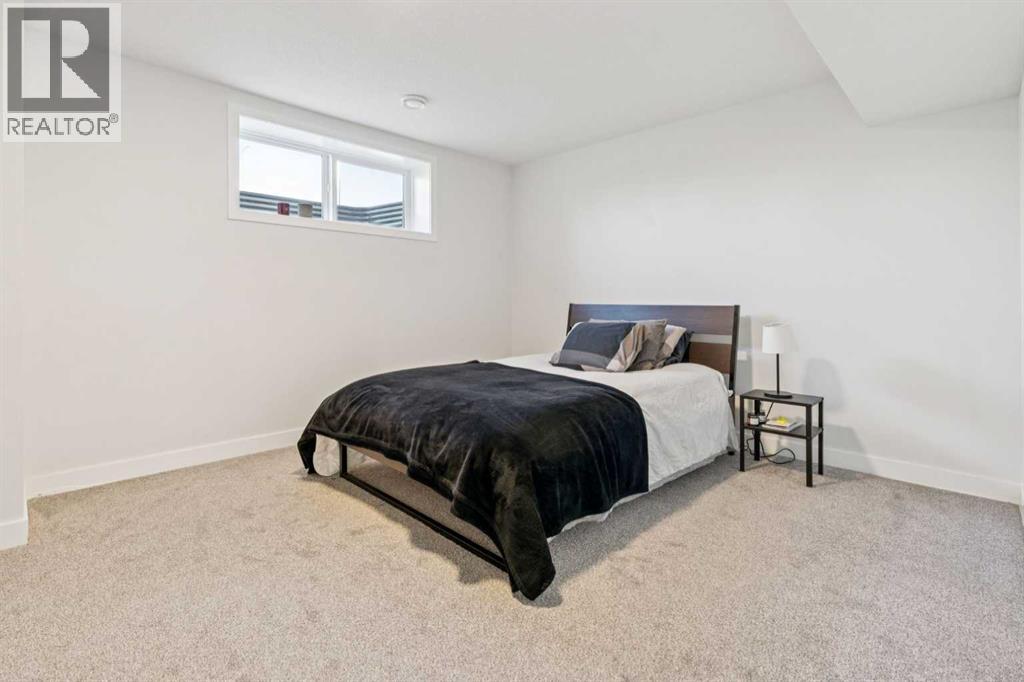 Single Family House 5 Level for Sale in  Lavender Manor SE Rangeview Calgary 