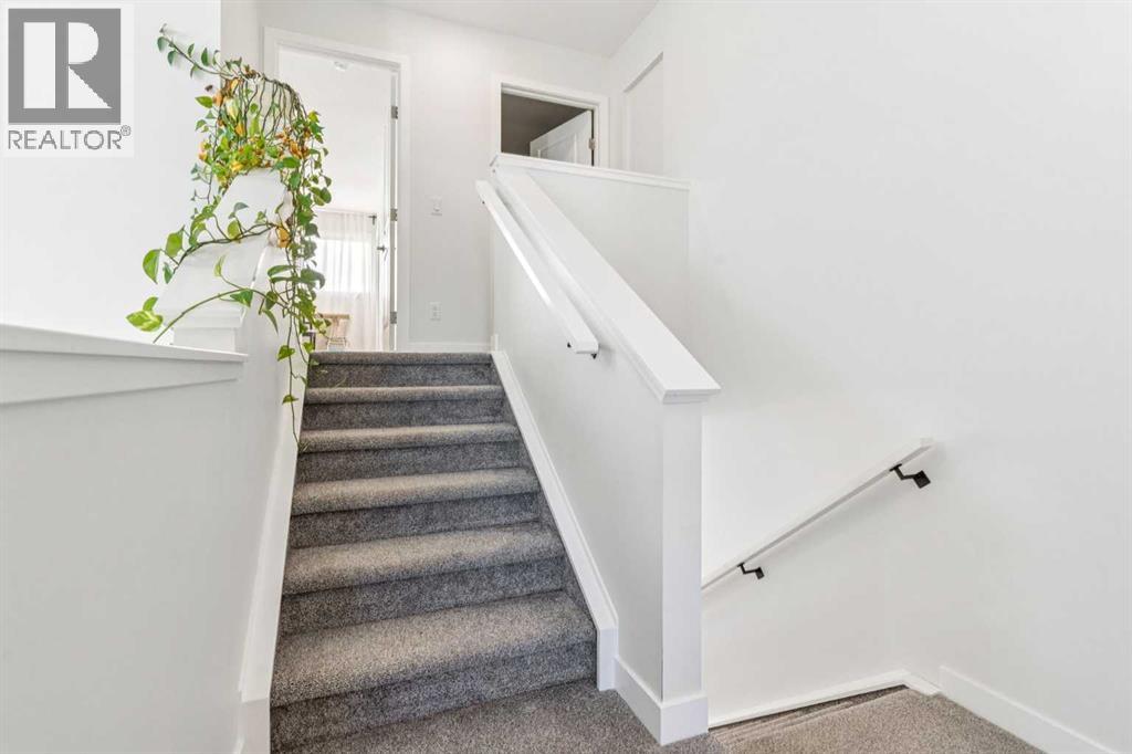 Single Family House 5 Level for Sale in  Lavender Manor SE Rangeview Calgary 