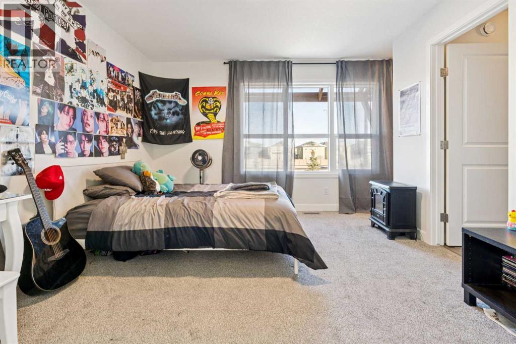 Single Family House 5 Level for Sale in  Lavender Manor SE Rangeview Calgary 