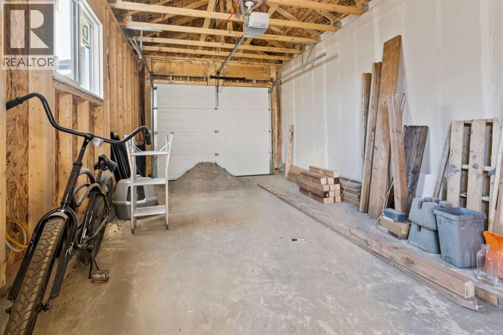 Single Family House 5 Level for Sale in  Lavender Manor SE Rangeview Calgary 