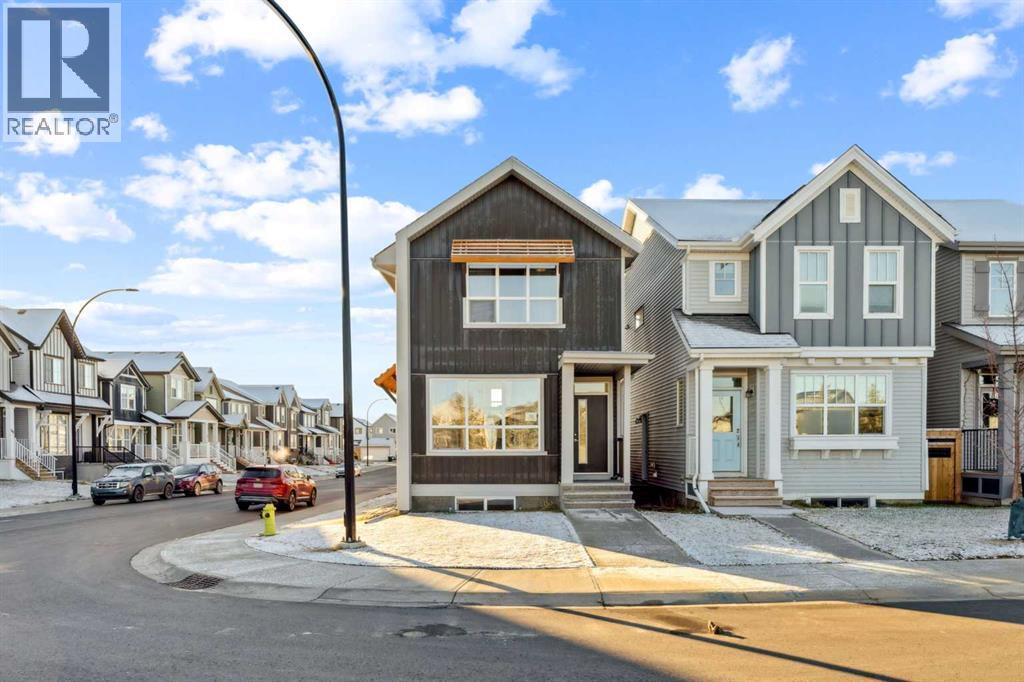 Single Family House 5 Level for Sale in  Lavender Manor SE Rangeview Calgary 