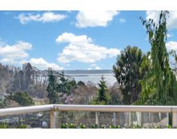 927 Kent Street, White Rock, BC V4B4S9 Photo 18
