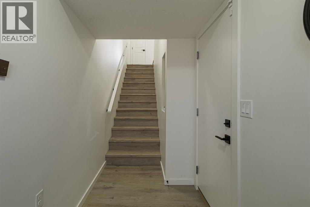 Single Family House for Sale in  Spring Willow Close SW Springbank Hill Calgary 