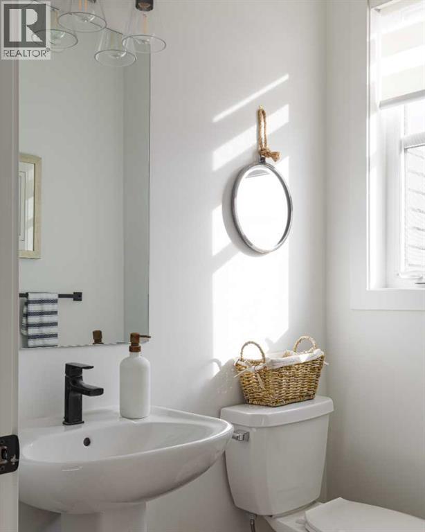 Single Family House for Sale in  Spring Willow Close SW Springbank Hill Calgary 