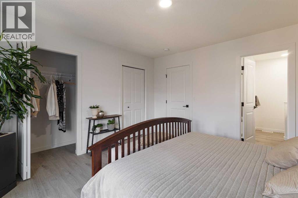 Single Family House for Sale in  Spring Willow Close SW Springbank Hill Calgary 