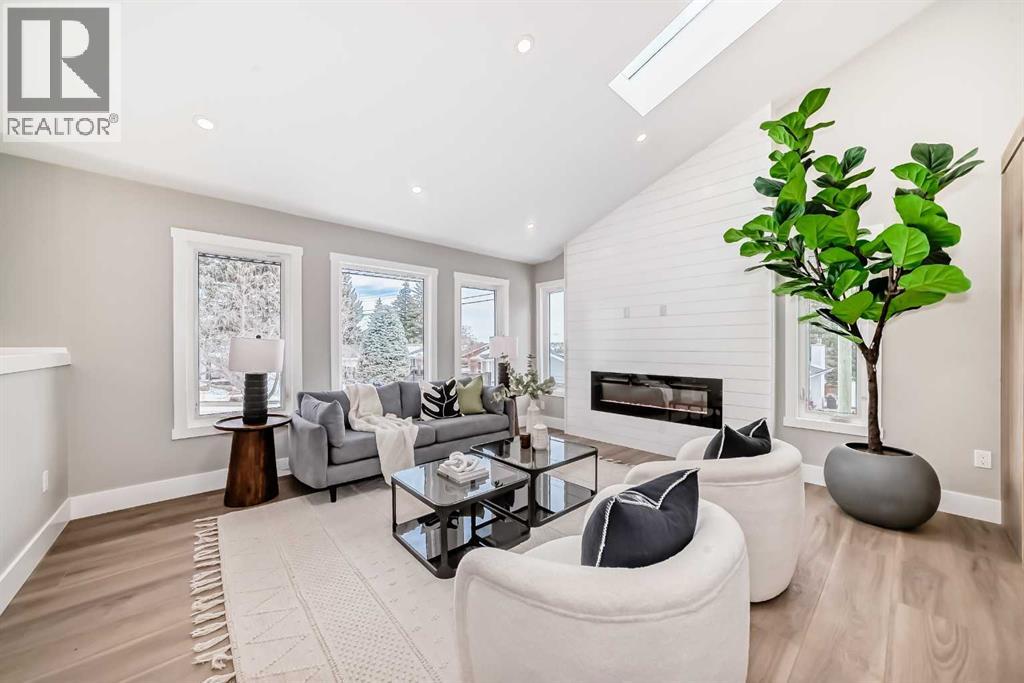 Single Family House Bi-level for Sale in  Lake Sundance Place SE Lake Bonavista Calgary 