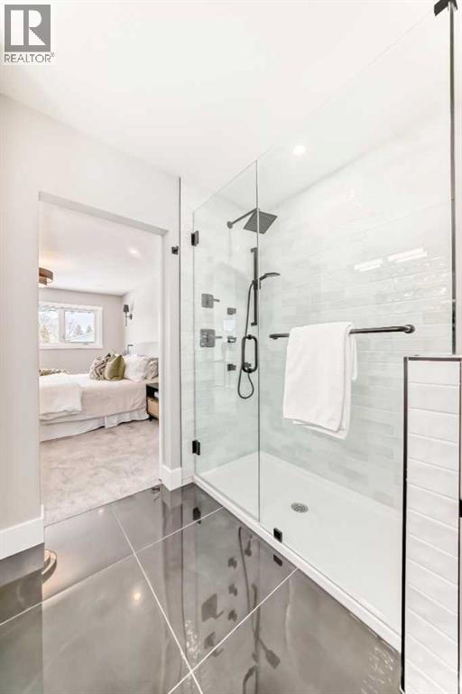 Single Family House Bi-level for Sale in  Lake Sundance Place SE Lake Bonavista Calgary 