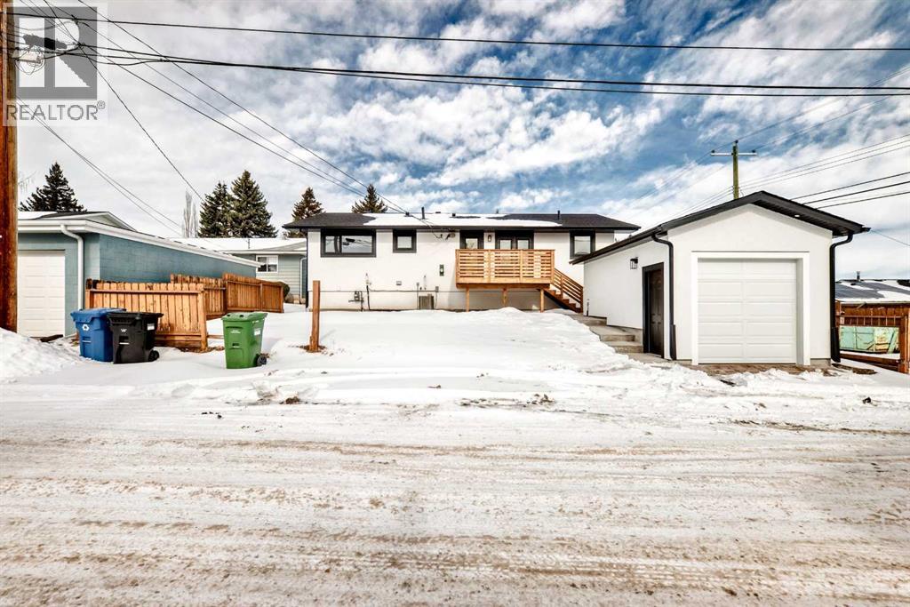 Single Family House Bi-level for Sale in  Lake Sundance Place SE Lake Bonavista Calgary 