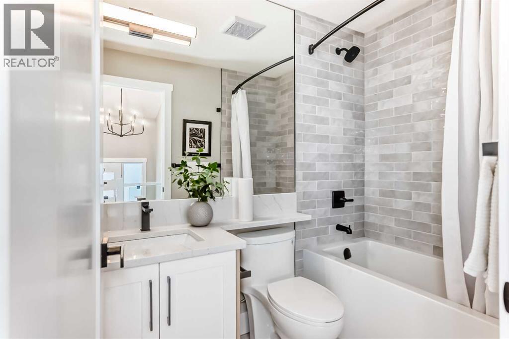 Single Family House Bi-level for Sale in  Lake Sundance Place SE Lake Bonavista Calgary 