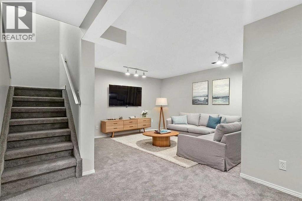 Single Family House for Sale in  Berwick Drive NW Beddington Heights Calgary 