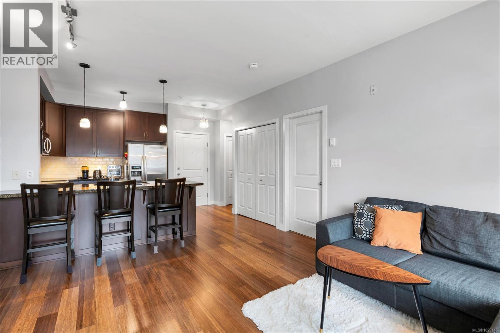 #304 611 GOLDSTREAM AVE - 10