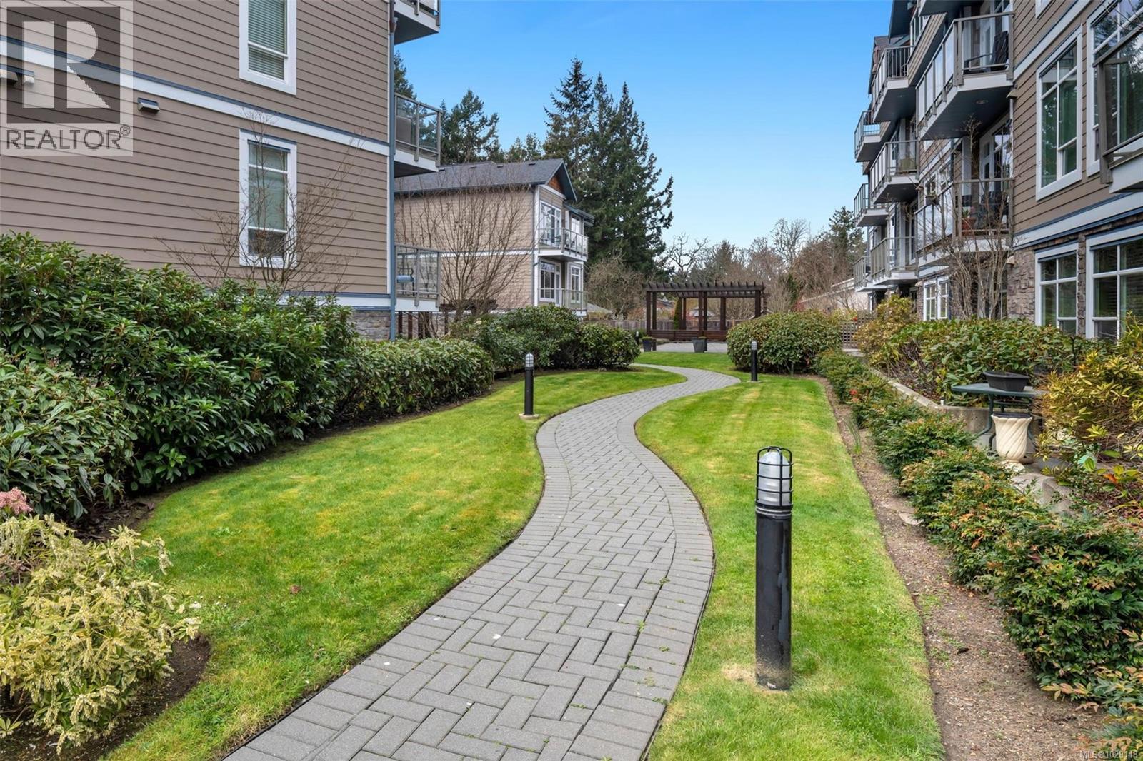 #304 611 GOLDSTREAM AVE - 21