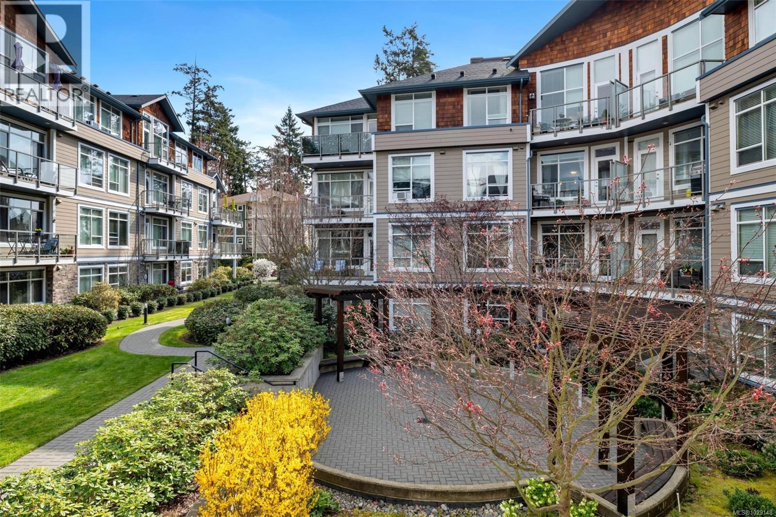 #304 611 GOLDSTREAM AVE - 23