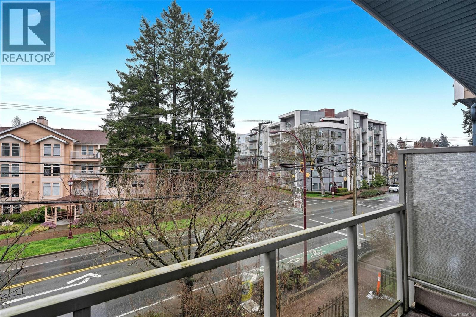 #304 611 GOLDSTREAM AVE - 24