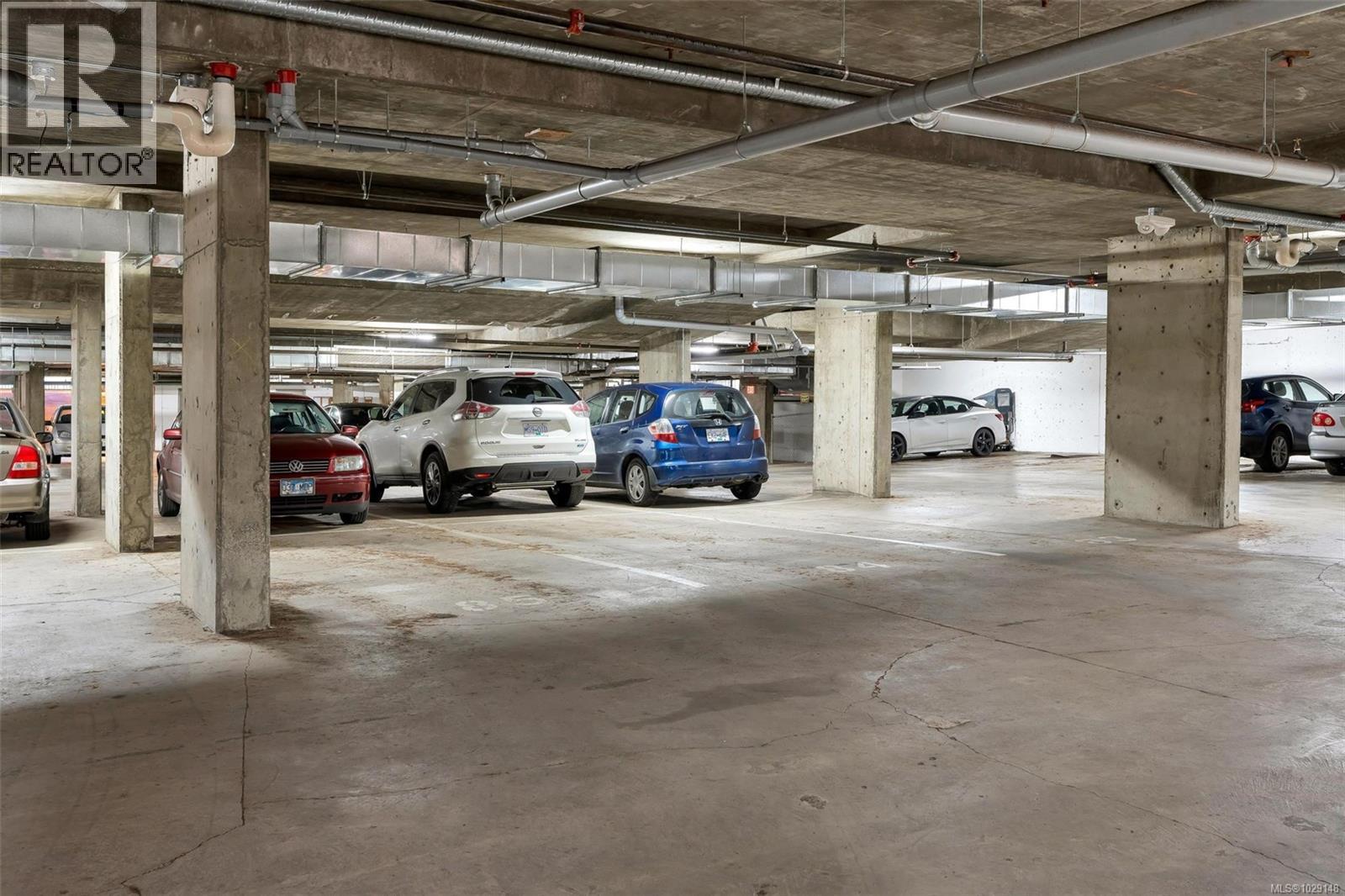 #304 611 GOLDSTREAM AVE - 25