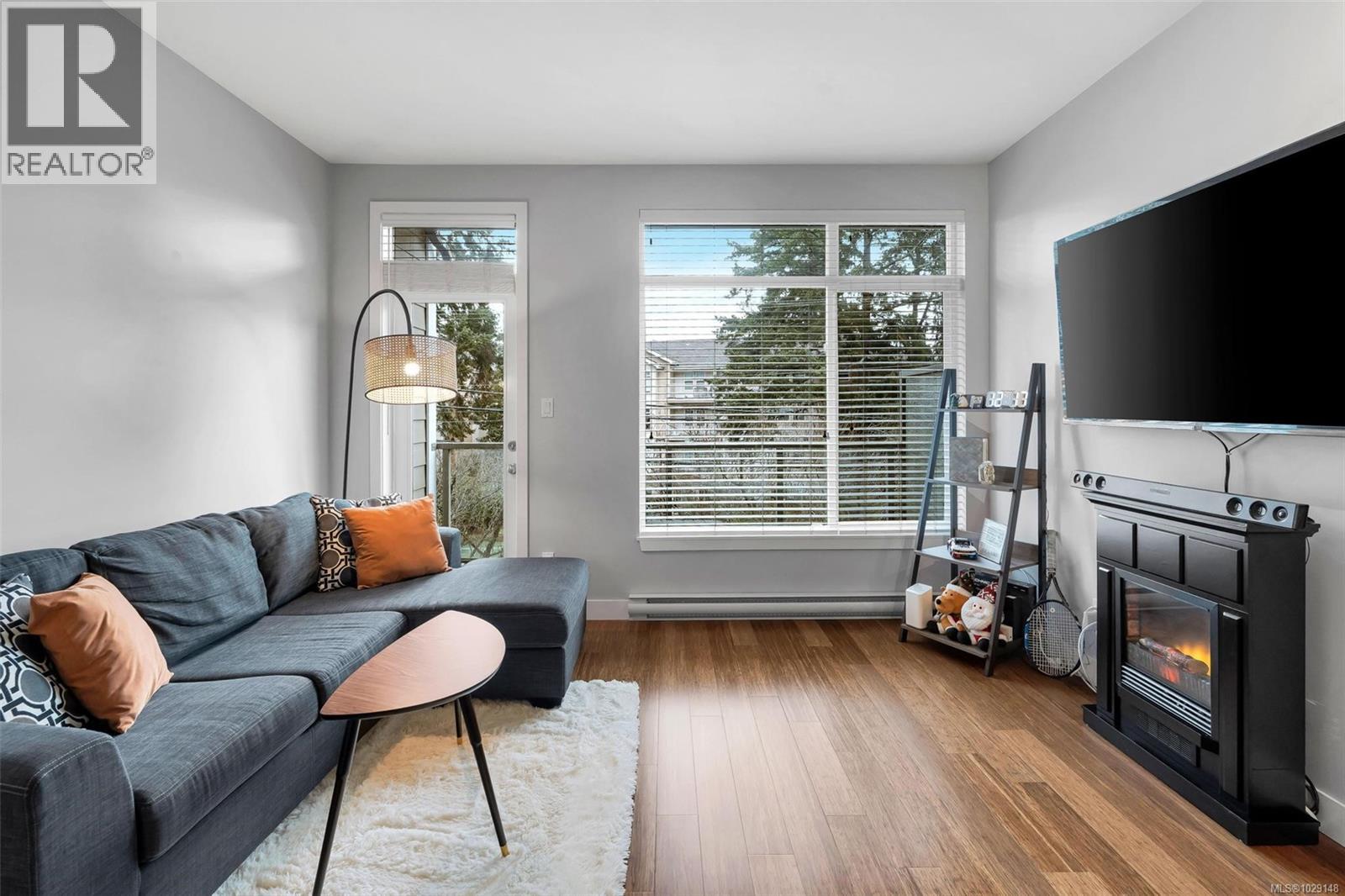 #304 611 GOLDSTREAM AVE - Image 3