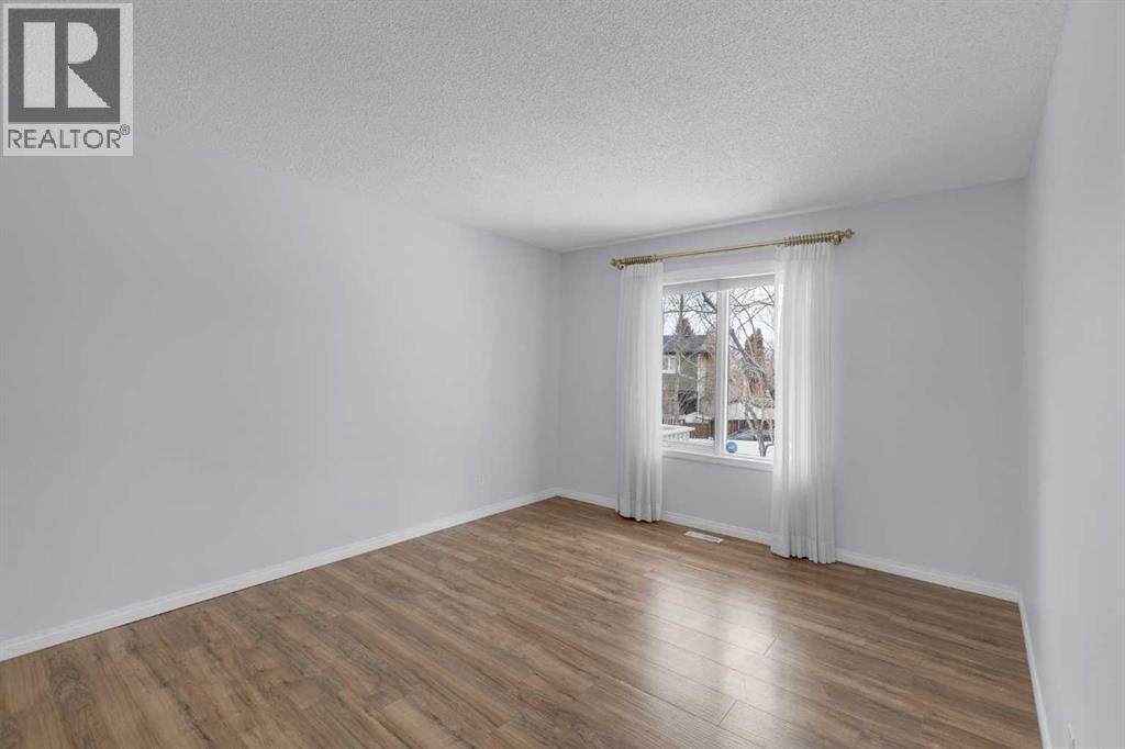 Single Family House for Sale in   Sandstone Drive NW Sandstone Valley Calgary 