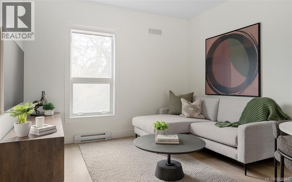 1 2538 Shelbourne St, Victoria