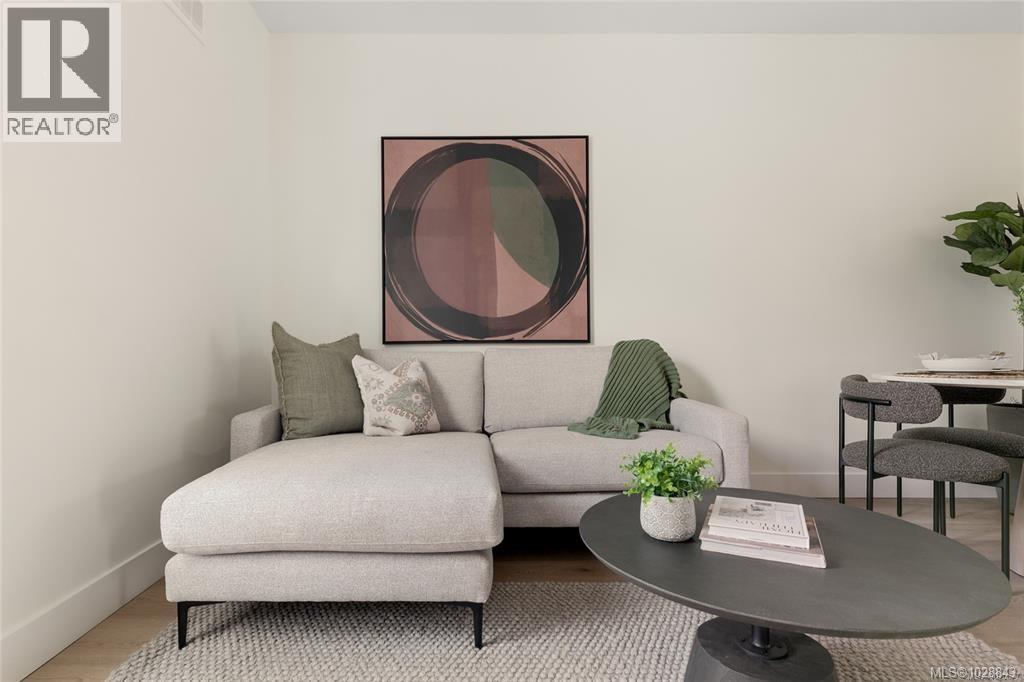 1 2538 Shelbourne St, Victoria