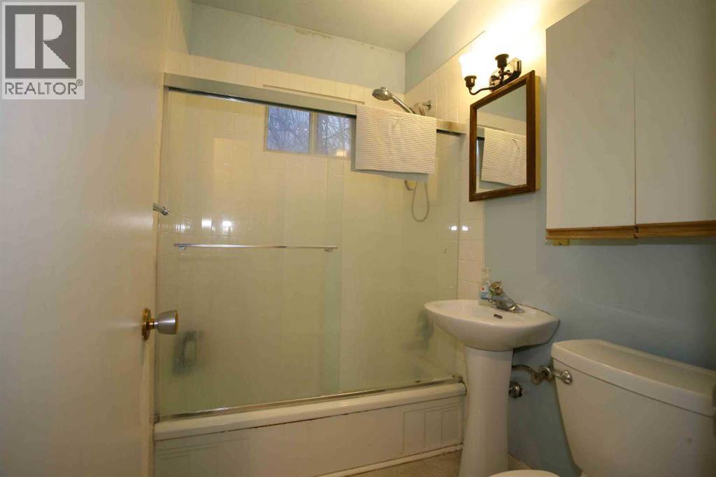 1435 21 Avenue NW, Calgary, Alberta