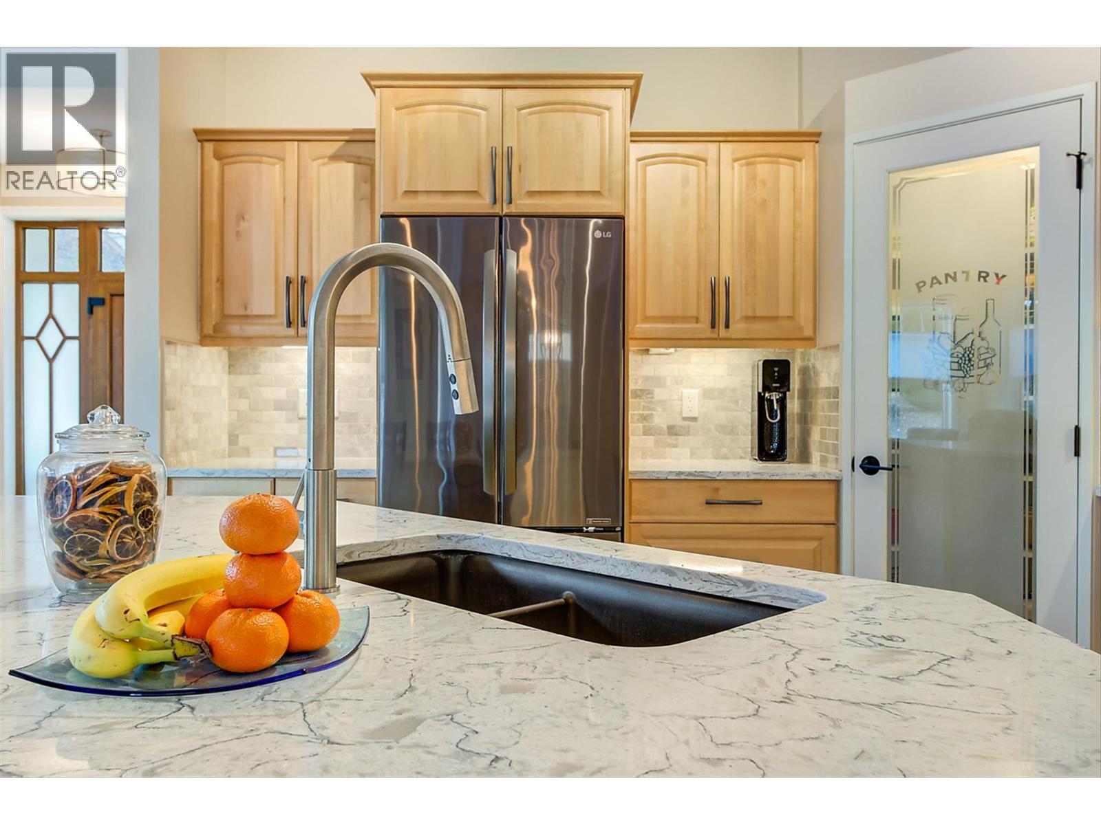 174 Jewell Place, Summerland