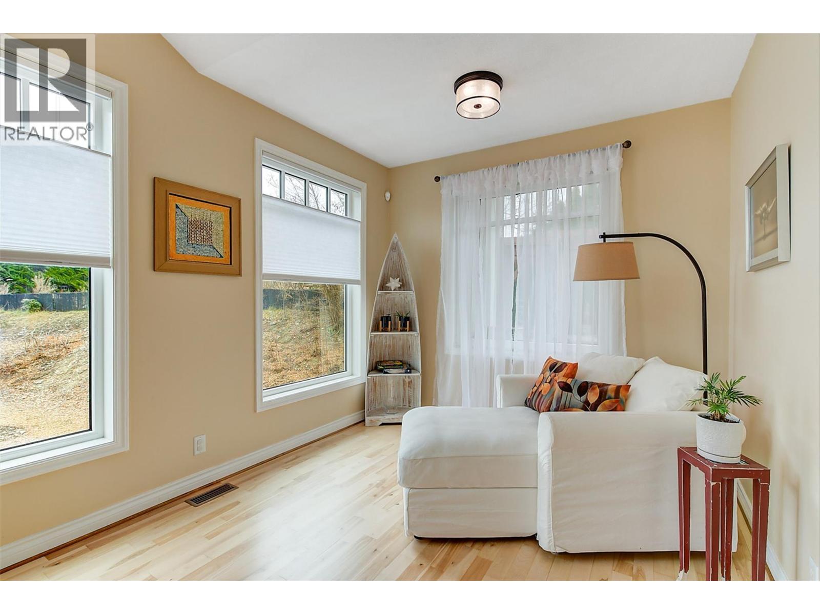 174 Jewell Place, Summerland