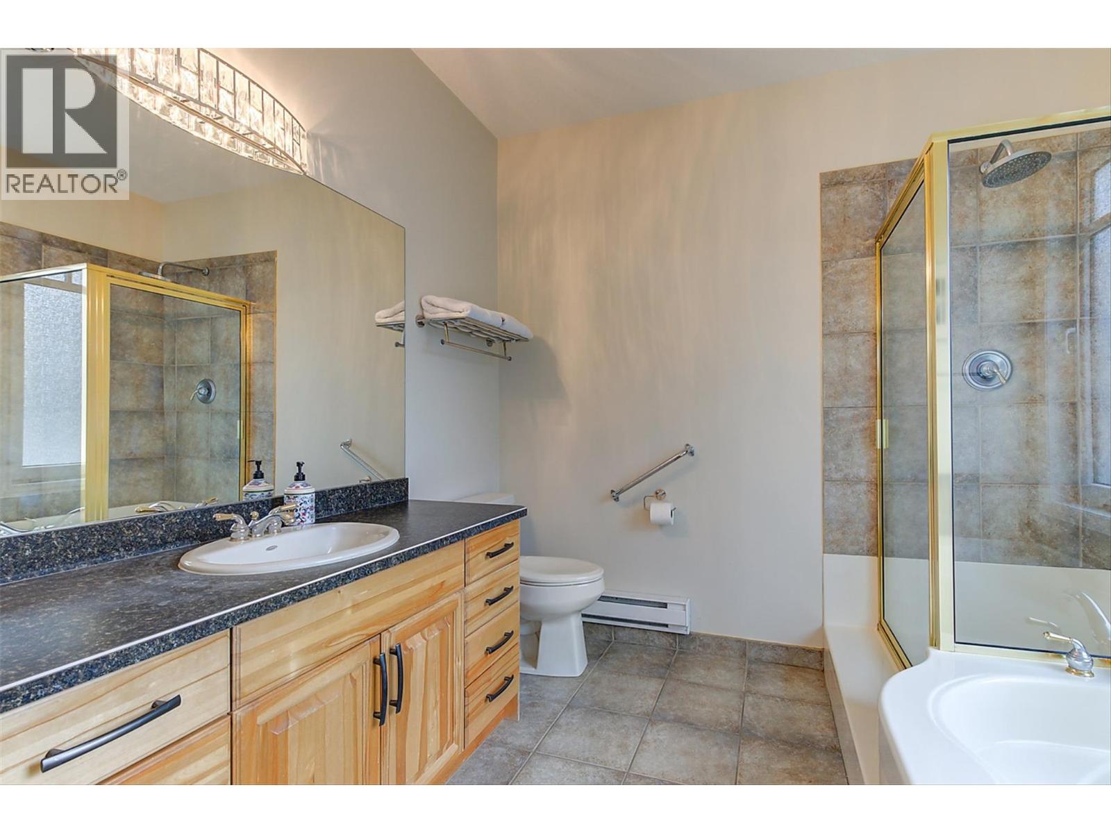 174 Jewell Place, Summerland