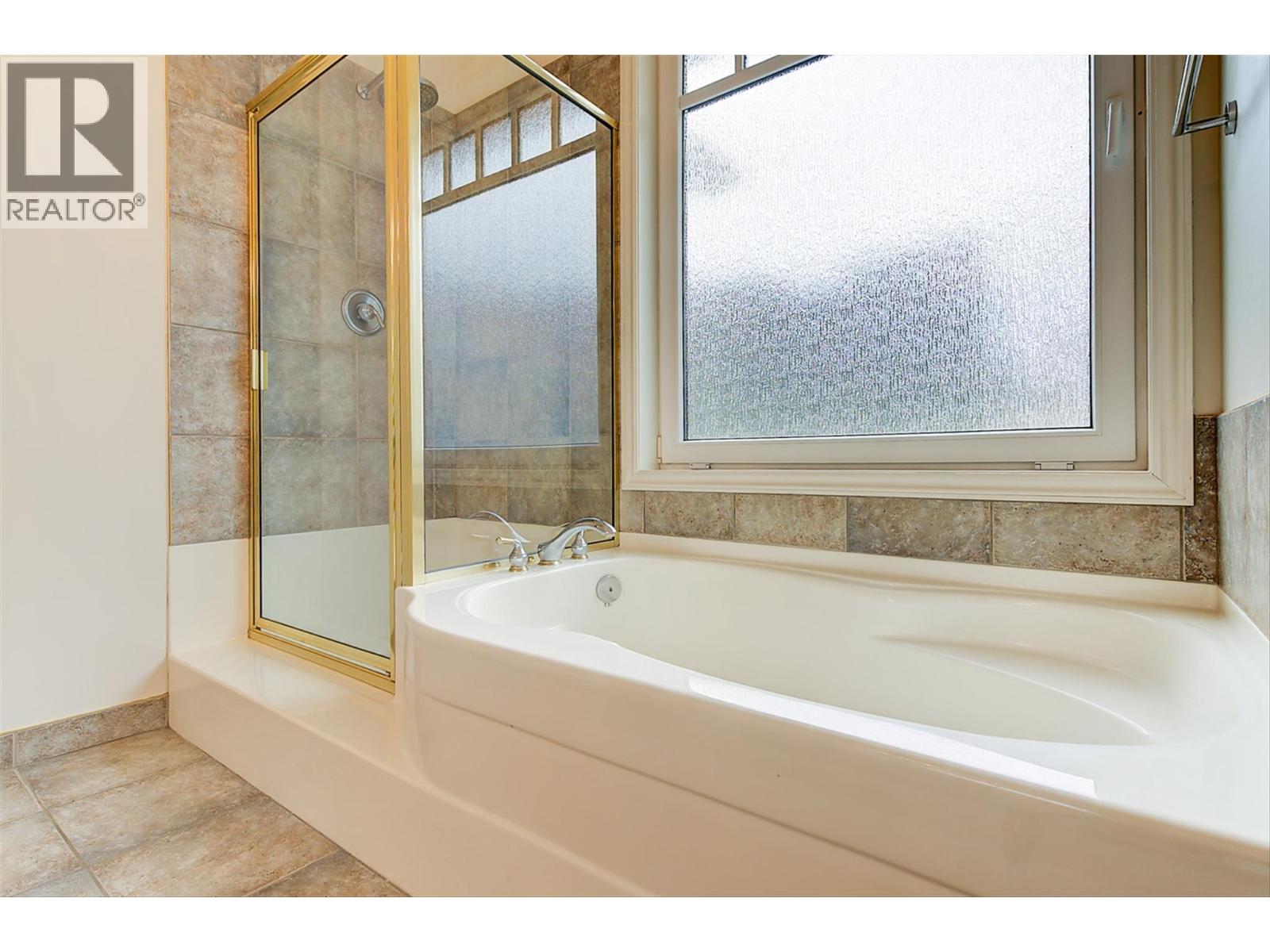 174 Jewell Place, Summerland